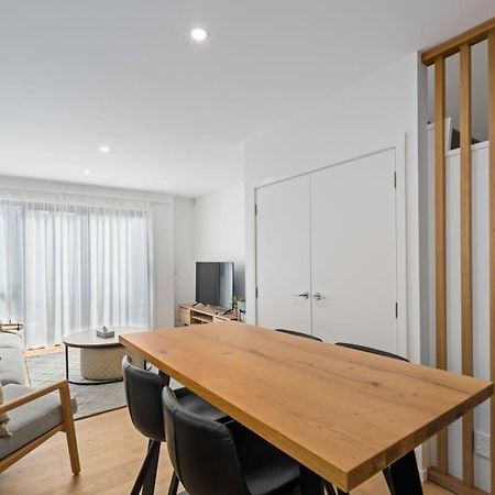 Alps And Lake Retreat Wanaka Albert Town Екстериор снимка