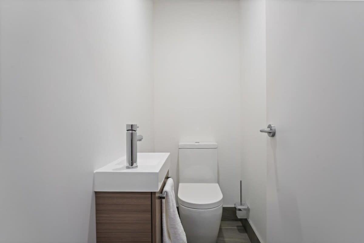 Alps And Lake Retreat Wanaka Albert Town Екстериор снимка