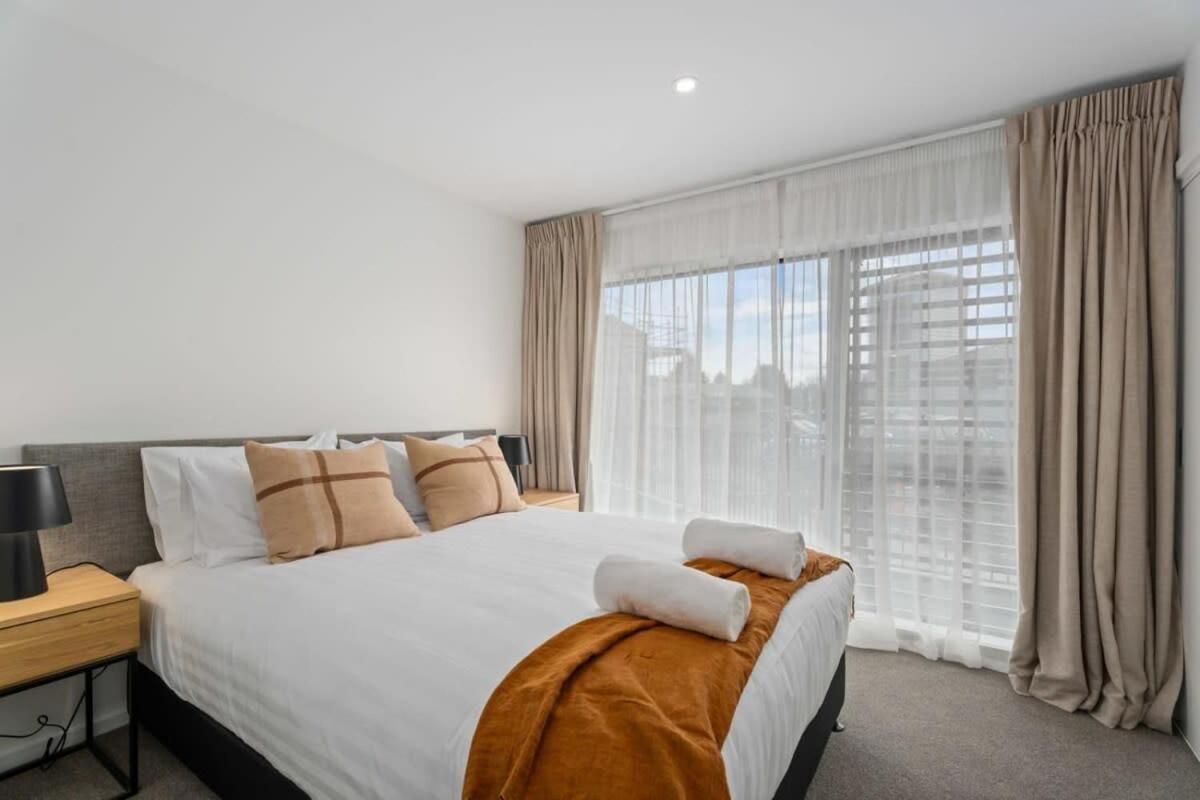 Alps And Lake Retreat Wanaka Albert Town Екстериор снимка