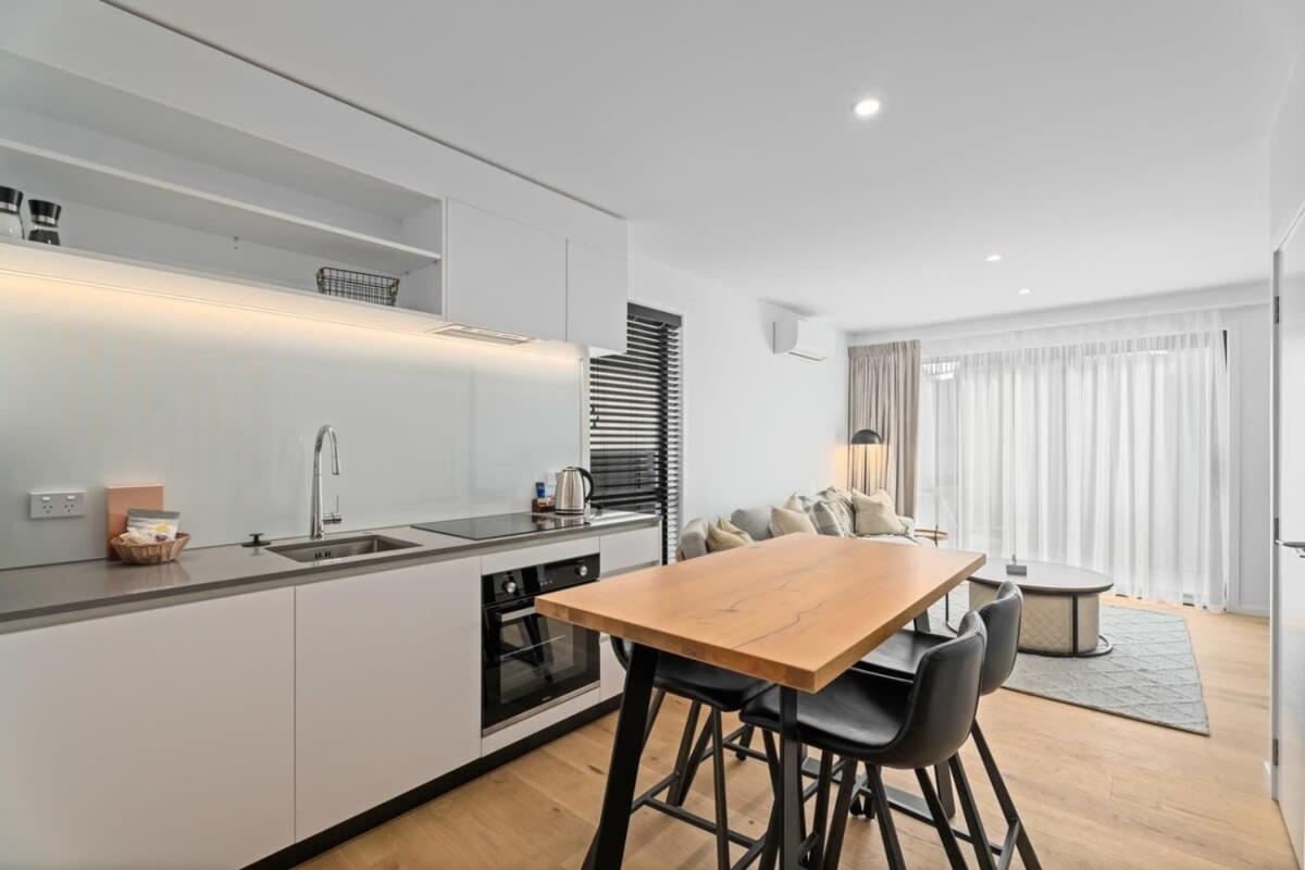 Alps And Lake Retreat Wanaka Albert Town Екстериор снимка