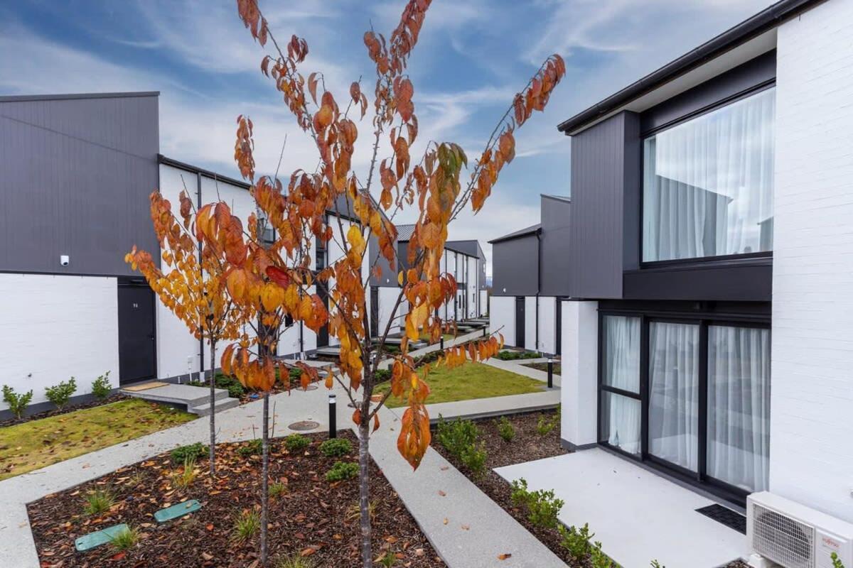 Alps And Lake Retreat Wanaka Albert Town Екстериор снимка